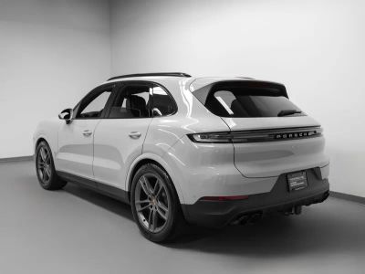 2025 Porsche Cayenne — rear three-quarter view