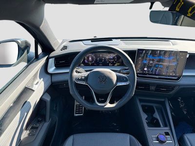 2026 Volkswagen Tiguan — photo 18 view