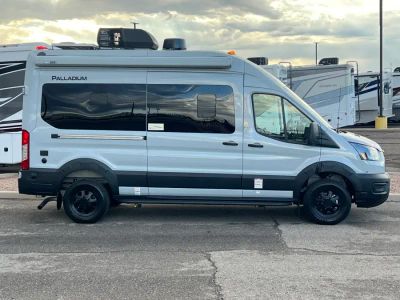 2027 Thor Motor Coach PALLADIUM — photo 19 view