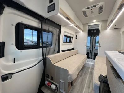 2027 Thor Motor Coach PALLADIUM — photo 13 view