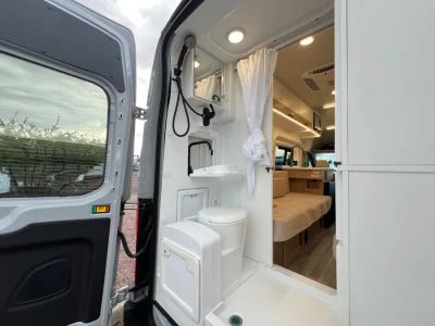 2027 Thor Motor Coach PALLADIUM — photo 18 view