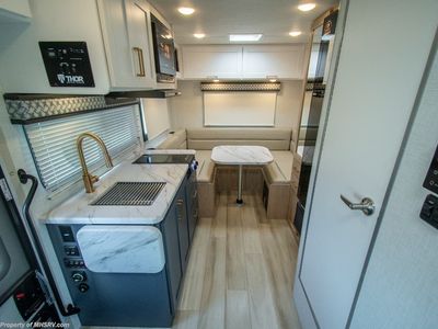 2026 Thor Motor Coach Quantum - Photo 9