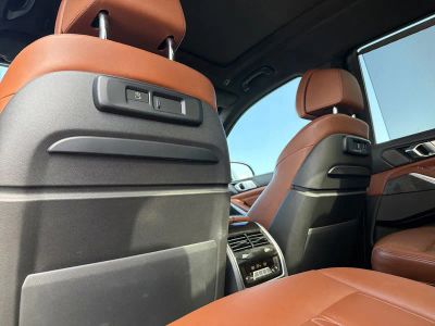 2022 BMW X7 — photo 21 view
