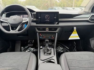 2026 Volkswagen Taos - Photo 9