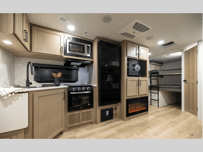 2027 Forest River RV Rockwood Ultra Lite — photo 10 view