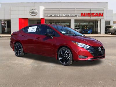 2025 Nissan Versa 1.6 SR — front three-quarter view