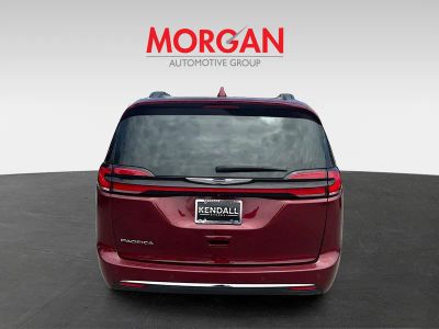 2021 Chrysler Pacifica — detail view