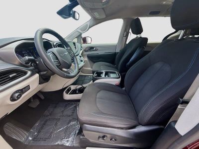 2021 Chrysler Pacifica — photo 16 view