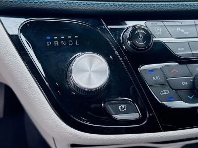 2021 Chrysler Pacifica — photo 13 view