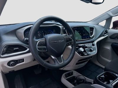 2021 Chrysler Pacifica — photo 7 view