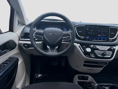 2021 Chrysler Pacifica — photo 18 view