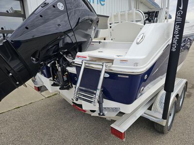 2025 Robalo R200 - Photo 5
