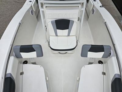 2025 Robalo R200 - Photo 11