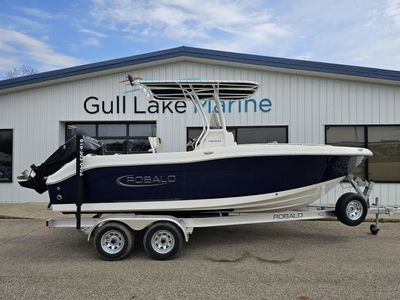 2025 Robalo R200 - Photo 2