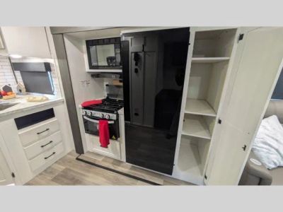 2025 Venture RV Stratus — photo 19 view