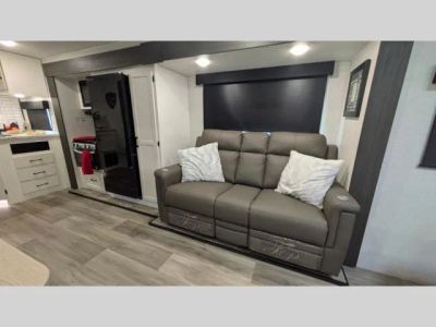 2025 Venture RV Stratus — photo 20 view