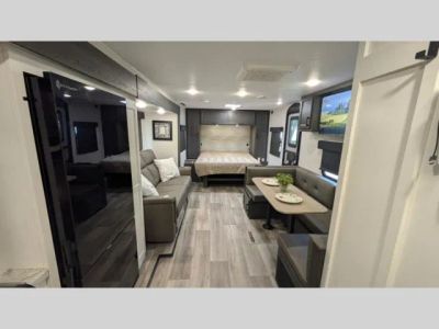 2025 Venture RV Stratus — detail view
