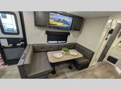 2025 Venture RV Stratus — photo 10 view