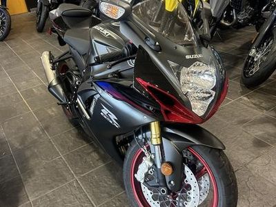 2026 Suzuki GSX-R750 — rear three-quarter view