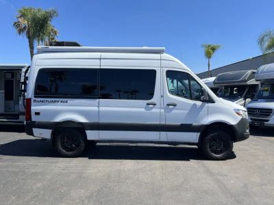 2023 Thor Motor Coach SANCTURARY 4X4 — photo 17 view