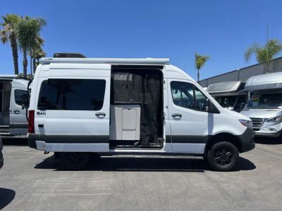 2023 Thor Motor Coach SANCTURARY 4X4 — photo 16 view