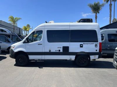 2023 Thor Motor Coach SANCTURARY 4X4 — photo 15 view