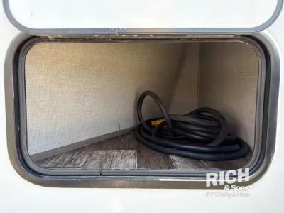 2020 Keystone Outback Ultra Lite - Photo 9