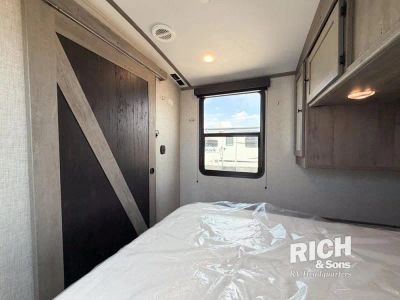2020 Keystone Outback Ultra Lite - Photo 22