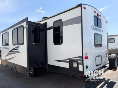 2020 Keystone Outback Ultra Lite - Photo 4