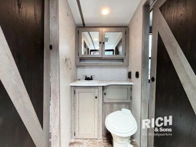 2020 Keystone Outback Ultra Lite - Photo 25
