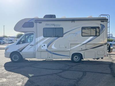 2018 Thor Motor Coach FREEDOM ELITE — photo 21 view
