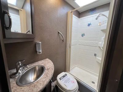 2018 Thor Motor Coach FREEDOM ELITE — photo 16 view