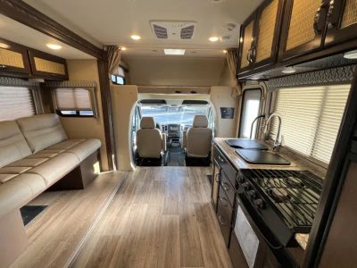 2018 Thor Motor Coach FREEDOM ELITE — rear three-quarter view