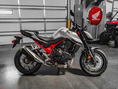 2025 Honda CB750 Hornet - Photo 3