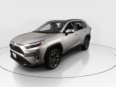 2022 Toyota RAV4 - Photo 3