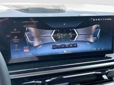 2026 BMW X5 — photo 13 view