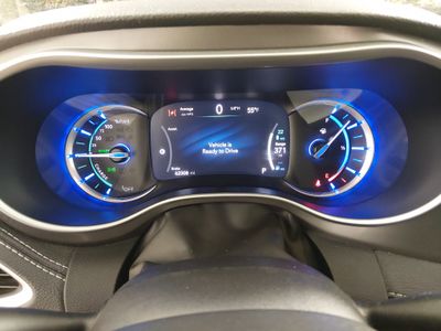 2023 Chrysler Pacifica — photo 14 view