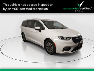 2023 Chrysler Pacifica Hybrid Touring L FWD — front three-quarter view
