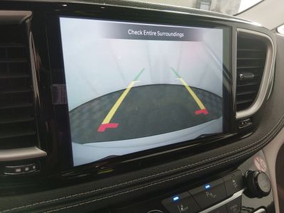 2023 Chrysler Pacifica — photo 16 view