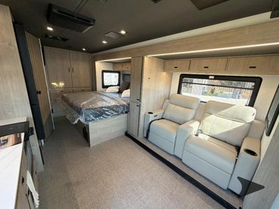 2026 Grand Design Lineage Series M - Photo 9