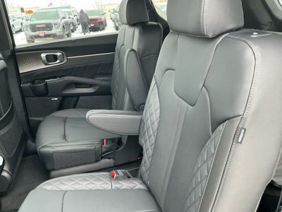 2026 Kia Sorento Hybrid - Photo 8