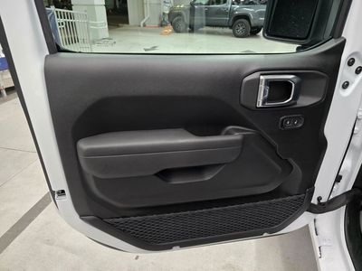 2026 Jeep Wrangler - Photo 12