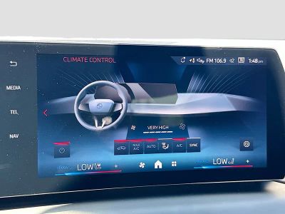 2025 BMW 2 Series — photo 15 view