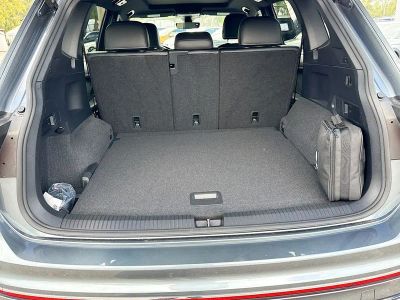2022 Volkswagen Tiguan — photo 11 view