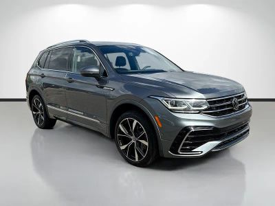2022 Volkswagen Tiguan 2.0T SEL R-Line — front three-quarter view
