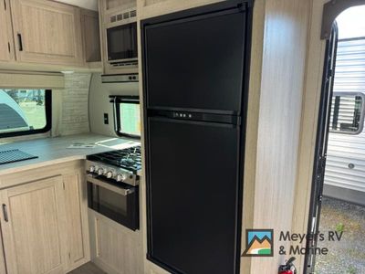 2025 Coachmen RV Catalina Legacy Edition - Photo 9