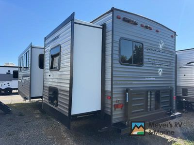 2025 Coachmen RV Catalina Legacy Edition - Photo 4