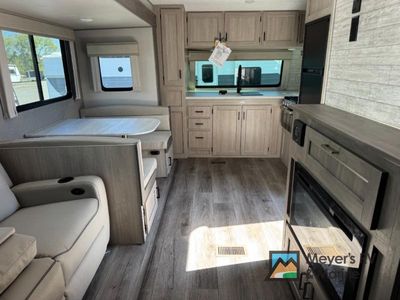 2025 Coachmen RV Catalina Legacy Edition - Photo 6
