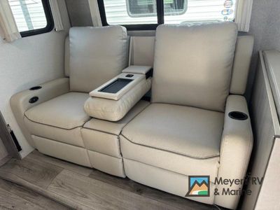 2025 Coachmen RV Catalina Legacy Edition - Photo 17