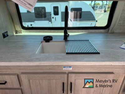 2025 Coachmen RV Catalina Legacy Edition - Photo 12